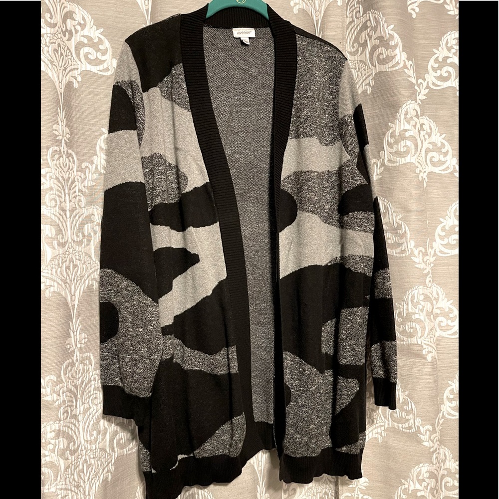 Avenue cardigan size 22w24w